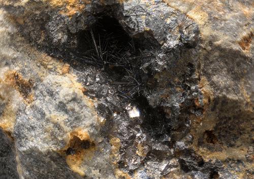 Zinkenita<br />Nueva Virginia Mine, Royo ravine, Lanzuela, Comarca Jiloca, Teruel, Aragon, Spain<br />Campo de visión de 15 mm.<br /> (Autor: Antonio Carmona)
