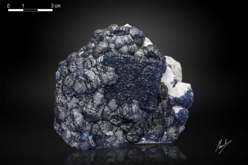 Fluorite<br />Huanggang Mines, Hexigten Banner (Kèshíkèténg Qí), Chifeng (Ulanhad), Inner Mongolia Autonomous Region, China<br />95 x 95 mm<br /> (Author: Manuel Mesa)