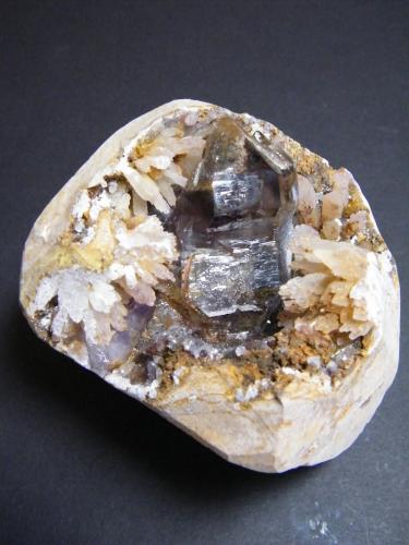 Quartz<br />Montes Goboboseb, Zona Brandberg, Región Erongo, Namibia<br />108mm x 74mm x 82mm<br /> (Author: Heimo Hellwig)