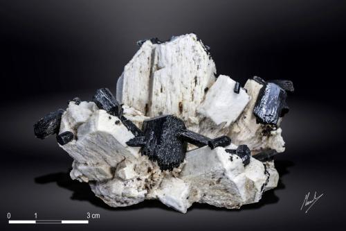 Schorl on Orthoclase<br />Ameib Farm 60 (Ameib Farm), Usakos, Karibib District, Erongo Region, Namibia<br />97 X 90 mm<br /> (Author: Manuel Mesa)