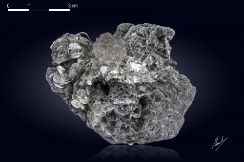 Fluorite<br />Nagar, Hunza Valley, Nagar District, Gilgit-Baltistan (Northern Areas), Pakistan<br />74 x 68 mm<br /> (Author: Manuel Mesa)