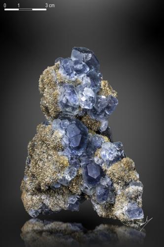 Fluorite<br />Shizhuyuan Mine, Dongpo, Yizhang District, Chenzhou Prefecture, Hunan Province, China<br />125 x 117 mm<br /> (Author: Manuel Mesa)