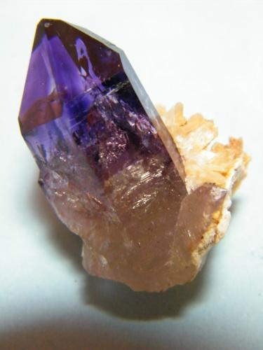 Quartz (variety amethyst)<br />Brandberg area, Erongo Region, Namibia<br />20mm x 28mm x 14mm<br /> (Author: Heimo Hellwig)