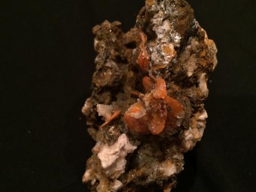 Wulfenite<br />Mibladen (distrito minero Mibladen), Midelt, Provincia Midelt, Región Drâa-Tafilalet, Marruecos<br />90 mm x 80 mm x 55 mm<br /> (Author: Robert Seitz)