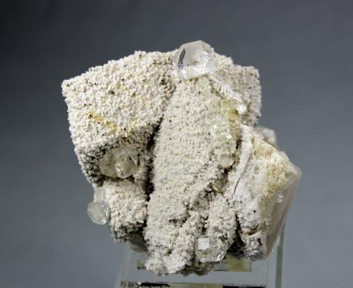 Fluorite, Dolomite, Quartz<br />Huanggang Mines, Hexigten Banner (Kèshíkèténg Qí), Chifeng (Ulanhad), Inner Mongolia Autonomous Region, China<br />114mm x 98mm x 83mm<br /> (Author: Don Lum)