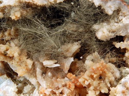 Millerite<br />U.S. Highway 27 roadcut, Halls Gap, Lincoln County, Kentucky, USA<br />4.5 x 6.0 cm<br /> (Author: crosstimber)