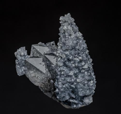 Calcite, Quartz, Jamesonite<br />Herja Mine, Chiuzbaia, Baia Sprie, Maramures, Romania<br />3.8 x 2.6 cm<br /> (Author: am mizunaka)