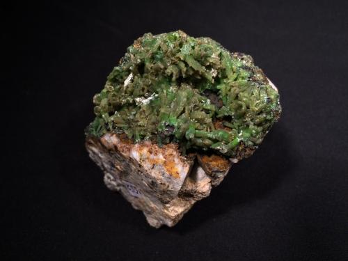 Pyromorphite<br />Mina Daoping, Gongcheng, Prefectura Guilin, Región Autónoma Guangxi Zhuang, China<br />70 mm x 68 mm x 65 mm<br /> (Author: Robert Seitz)