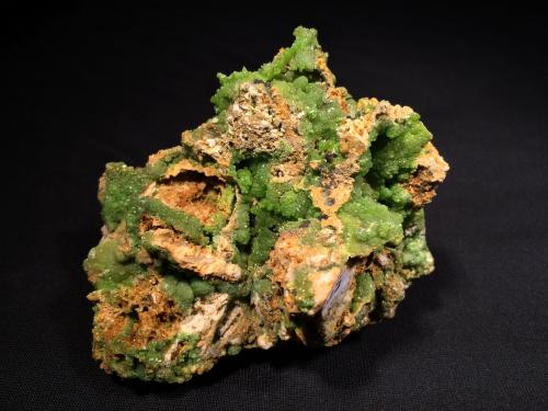 Pyromorphite<br />Mina Daoping, Gongcheng, Prefectura Guilin, Región Autónoma Guangxi Zhuang, China<br />95 mm x 65 mm x 60 mm<br /> (Author: Robert Seitz)