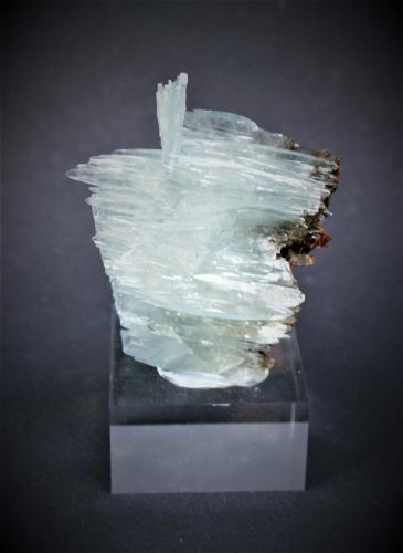 Barite<br />Jebel Ouichane mines, Beni Bou Ifrour, Nador, Nador Province, Oriental Region, Morocco<br />65mm x 55mm x 15mm<br /> (Author: Philippe Durand)