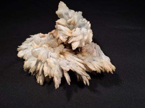 Barite<br />La Unión Mines, Mines of the Cartagena-La Unión mountain range, Cartagena, Comarca Campo de Cartagena, Region of Murcia (Murcia), Spain<br />90 mm x 70 mm x 50 mm<br /> (Author: Robert Seitz)