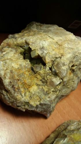 Fluorita<br />Roques Blanques Mountains, Sant Cugat del Vallès-El Papiol, Comarca Vallès Occidental / Baix Llobregat, Barcelona, Catalonia / Catalunya, Spain<br />8x8.5x7.5 cm<br /> (Autor: IanQuiñones)