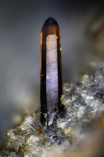 Vanadinita<br />Mina El Centenillo, Cortijo del Humo, Cerro de las Minas, Albuñuelas, Comarca Valle de Lecrín, Granada, Andalucía, España<br />Campo de visión 1,4 mm<br /> (Autor: Juan Miguel)