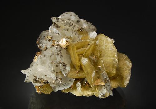 Siderite, dolomite, cubanite<br />Mina Morro Velho, Nova Lima, Belo Horizonte, Minas Gerais, Brasil<br />5.5 x 6.1 cm<br /> (Author: crosstimber)