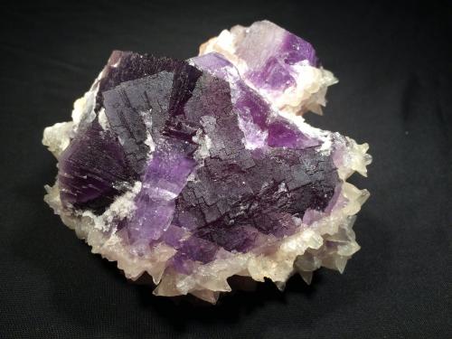 Fluorite, Calcite<br />Koh-i-Maran, Kalat District, Balochistan (Baluchistan), Pakistan<br />110 mm x 100 mm 85 mm<br /> (Author: Robert Seitz)