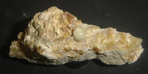 Calcita<br />Monte Bérico, Caxias do Sul, Nordeste Rio-grandense, Rio Grande do Sul, Brazil<br />5 x 3 x 3 cm<br /> (Autor: Anisio Claudio)