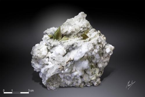 Titanite<br />Tormiq Valley, Baltistan District, Gilgit-Baltistan (Northern Areas), Pakistan<br />100 x 95 mm<br /> (Author: Manuel Mesa)