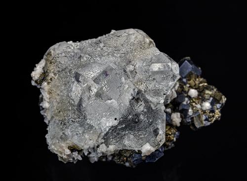 Fluorite, Galena, Pyrite, Calcite<br />Naica, Municipio Saucillo, Chihuahua, Mexico<br />6.0 x 3.9 cm<br /> (Author: am mizunaka)