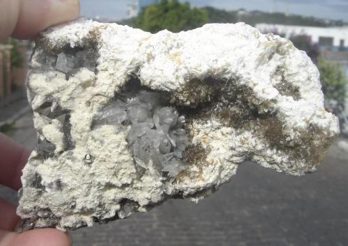 Calcita<br />Monte Bérico, Caxias do Sul, Nordeste Rio-grandense, Rio Grande do Sul, Brazil<br />12 x 8 x 5 cm<br /> (Autor: Anisio Claudio)