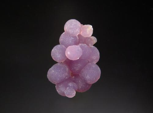 Chalcedony<br />Mamuju area, Sulawesi Barat Province, Indonesia<br />1.7 x 2.1 cm<br /> (Author: crosstimber)