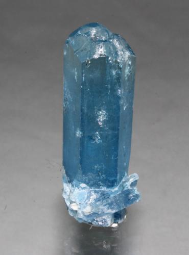 Beryl (variety aquamarine)<br />Quỳ Châu District, Nghê An Province, Vietnam<br />55mm x 20mm x 16mm<br /> (Author: Don Lum)