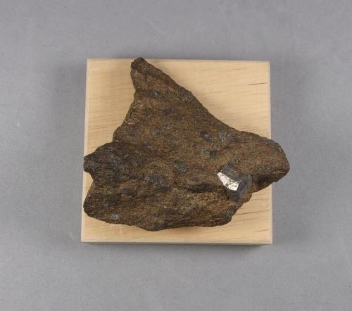 Cobaltita<br />Grupo minero Håkansboda, Lindesberg, Örebro, Västmanland, Suecia<br />4,5 x 4,5 cm.<br /> (Autor: J. G. Alcolea)