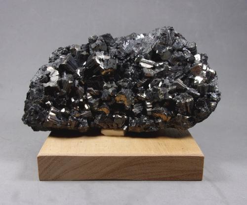Bournonita<br />Quiruvilca Mine (La Libertad Mine), Quiruvilca District, Santiago de Chuco Province, La Libertad Department, Peru<br />11 x 5,5 cm<br /> (Autor: J. G. Alcolea)