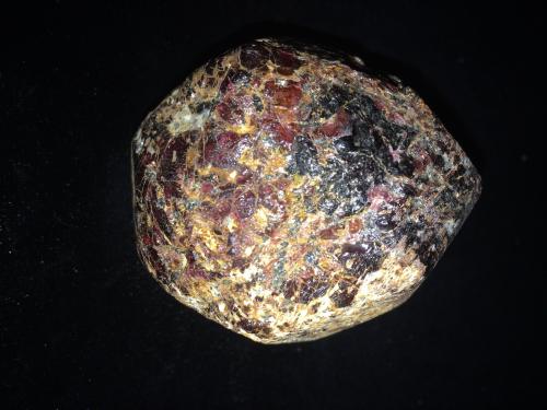 Almandine<br />Poovey Garnet Mine, Petche Gap, Burke County, North Carolina, USA<br />65 mm x 65 mm x 60 mm<br /> (Author: Robert Seitz)