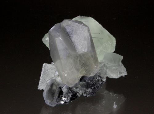 Fluorite, Calcite (twinned)<br />Xianghuapu Mine, Xianghualing Sn-polymetallic ore field, Linwu, Chenzhou Prefecture, Hunan Province, China<br />70mm x 58mm x 44mm<br /> (Author: Don Lum)