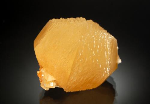 Calcite<br />Creigiau Quarry, Cardiff, South Glamorgan, Wales / United Kingdom<br />4.4 x 4.8 cm.<br /> (Author: crosstimber)