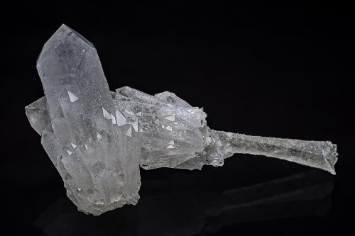 Quartz<br />Mina Shangbao, Leiyang, Prefectura Hengyang, Provincia Hunan, China<br />8.2 x 4.8 cm<br /> (Author: am mizunaka)