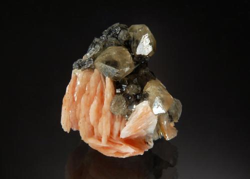 Cerussite<br />Mibladen (Mibladen mining district), Midelt, Midelt Province, Drâa-Tafilalet Region, Morocco<br />2.3 x 2.6 cm<br /> (Author: crosstimber)