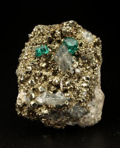 Beryl (variety emerald), Albite (variety cleavelandite), Calcite, Pyrite<br />Chivor mining district, Palo Arañado Mine, Municipio Chivor, Eastern Emerald Belt, Boyacá Department, Colombia<br />18x25x12mm, xls=4 & 3mm<br /> (Author: Fiebre Verde)