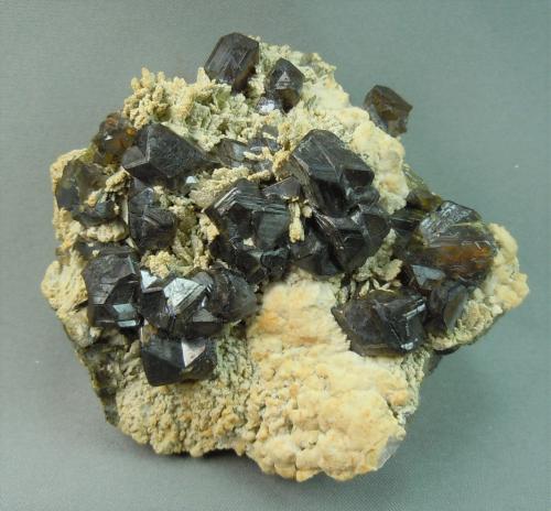 Sphalerite<br />Iron Cap Mine, Landsman Camp, Aravaipa, Aravaipa District, Santa Teresa Mountains, Graham County, Arizona, USA<br />7.5cm x 7.0<br /> (Author: rweaver)