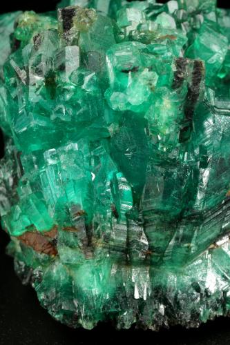 Beryl (variety emerald)<br />Chivor mining district, Municipio Chivor, Eastern Emerald Belt, Boyacá Department, Colombia<br />Cluster=43x36x38mm<br /> (Author: Fiebre Verde)