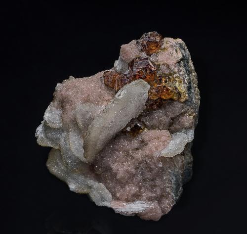 Sphalerite, Quartz<br />Distrito Morococha, Provincia Yauli, Departamento Junín, Perú<br />5.0 x 5.4 cm<br /> (Author: am mizunaka)