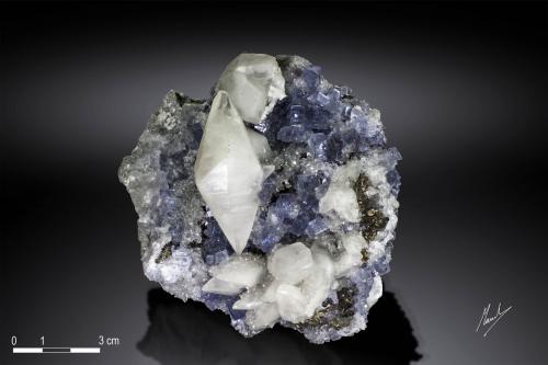 Calcite on Fluorite<br />La Viesca Mine, La Collada mining area, Huergo, Siero, Comarca Oviedo, Principality of Asturias (Asturias), Spain<br />100 x 95 mm<br /> (Author: Manuel Mesa)