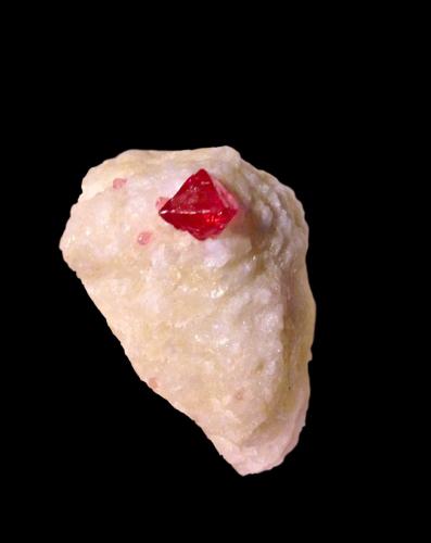 Spinel, Marble<br />Pein-Pyit, Mogok Township, Pyin-Oo-Lwin District, Mandalay Region (Mandalay Division), Myanmar (Burma)<br />5 cm<br /> (Author: Nunzio)