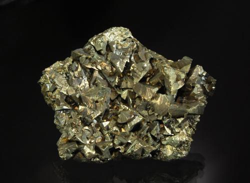 Chalcopyrite<br />Arakawa Mine (Kyowa-Arakawa), Daisen City, Akita Prefecture, Tohoku Region, Honshu Island, Japan<br />6.2 x 8.1 cm<br /> (Author: crosstimber)