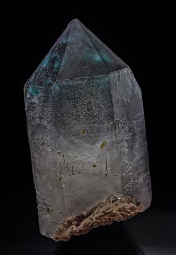 Quartz, Ajoite<br />Messina Mine, Musina (Messina), Vhembe District, Limpopo Province, South Africa<br />11.1 x 5.5 cm<br /> (Author: am mizunaka)