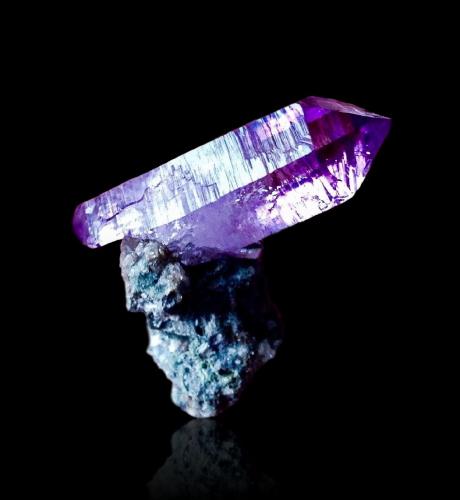 Quartz (Variety Amethyst)<br />Piedra Parada (Las Vigas), Municipio Tatatila, Veracruz (Veracruz de Ignacio de la Llave), Mexico<br />6 cm<br /> (Author: Nunzio)