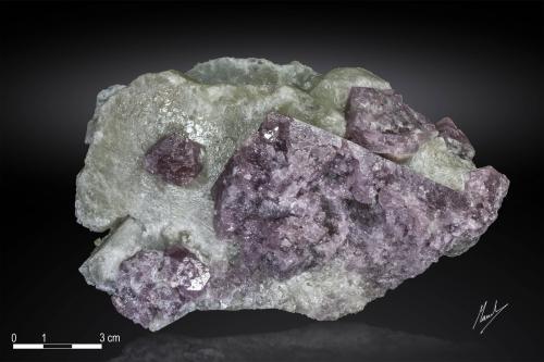 Spinel on Forsterite<br />Luc Yen, Provincia Yenbai, Vietnam<br />149 x 100 mm<br /> (Author: Manuel Mesa)