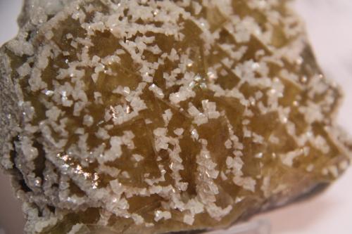 Dolomite on Fluorite<br />Mina Moscona, El Llano, Solís, Corvera de Asturias, Comarca Avilés, Principado de Asturias (Asturias), España<br />13 x 15 x 5 cm<br /> (Author: Firmo Espinar)