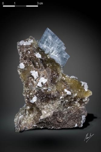 Barite on Fluorite<br />Moscona Mine, El Llano, Solís, Corvera de Asturias, Comarca Avilés, Principality of Asturias (Asturias), Spain<br />95 x 85 mm<br /> (Author: Manuel Mesa)