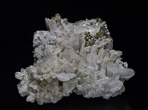 Quartz, Pyrite<br />Hezhou Prefecture, Guangxi Zhuang Autonomous Region, China<br />10.7 x 10.2 cm<br /> (Author: am mizunaka)