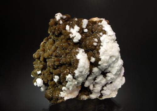 Siderite<br />Mina Herja, Chiuzbaia, Baia Sprie, Maramures, Rumanía<br />8.0 x 12.0 x 14.0 cm<br /> (Author: crosstimber)