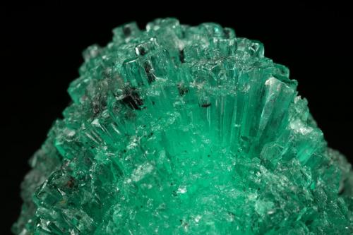 Beryl (variety emerald), Calcite<br />Coscuez mining district, Municipio San Pablo de Borbur, Western Emerald Belt, Boyacá Department, Colombia<br />24mm across<br /> (Author: Fiebre Verde)