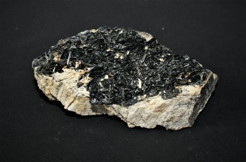 Hematite<br />Alpe d'Huez, Isère, Auvergne-Rhône-Alpes, France<br />90mm 55mm x 30mm<br /> (Author: Philippe Durand)