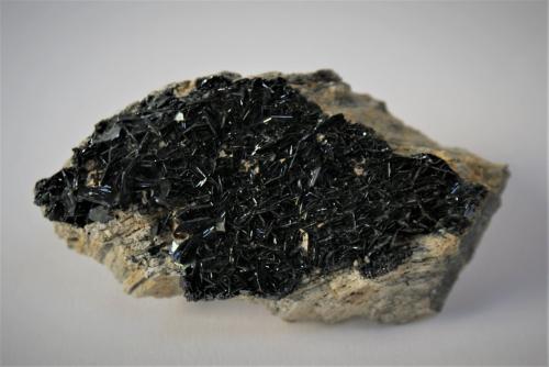 Hematite<br />Alpe d'Huez, Isère, Auvergne-Rhône-Alpes, France<br />90mm x 55mm x 30mm<br /> (Author: Philippe Durand)