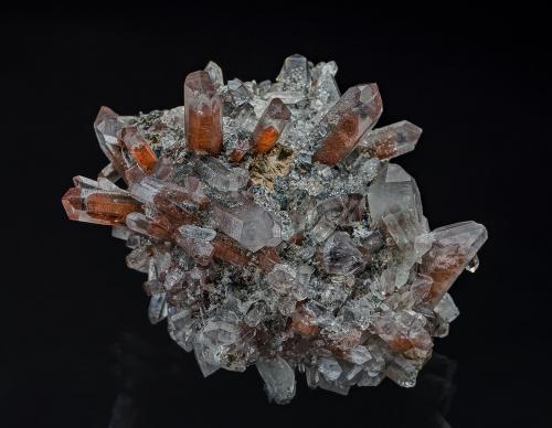 Quartz<br />Zona Orange river, Kakamas, Distrito ZF Mgcawu, Provincia Septentrional del Cabo, Sudáfrica<br />8.0 x 6.5 cm<br /> (Author: am mizunaka)